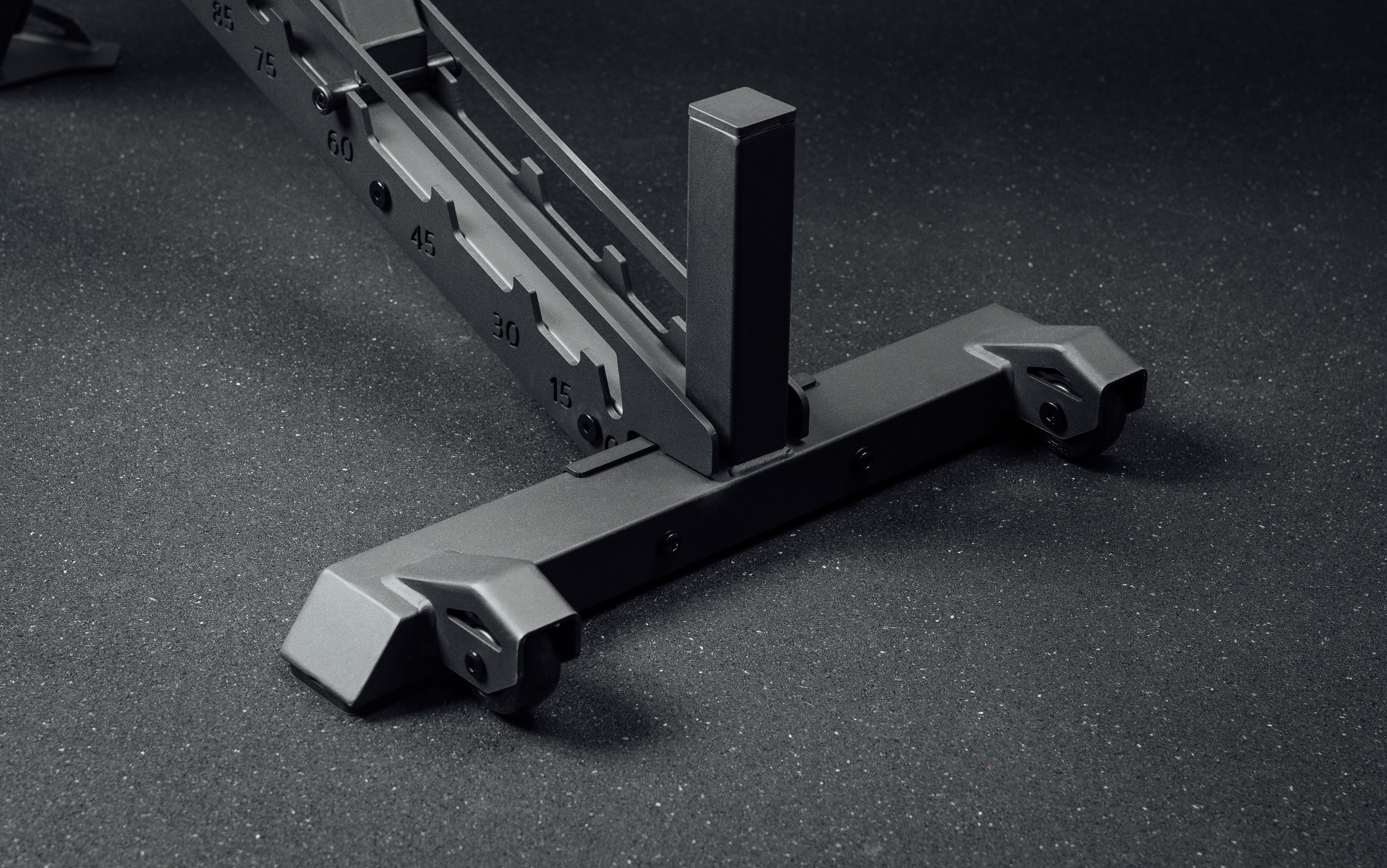 back of the bench showing wheels 