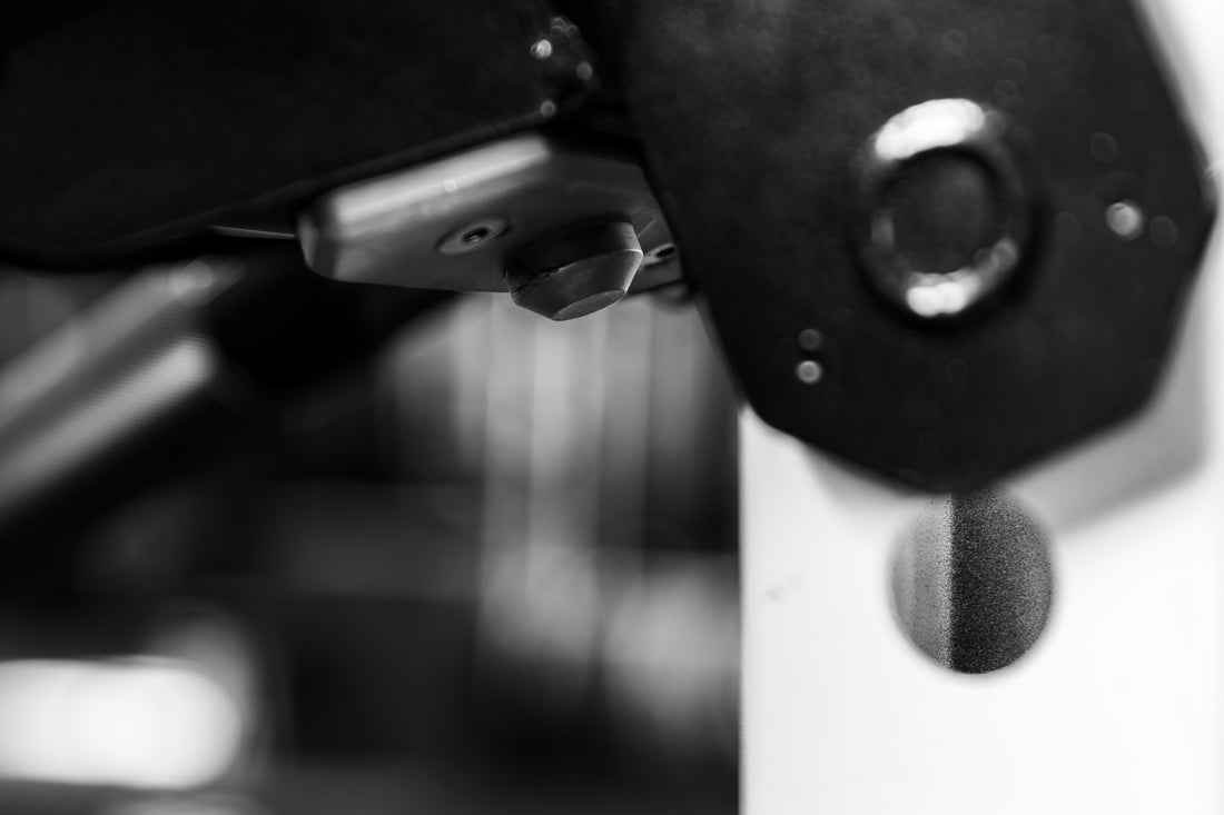 Close-up shot of the rubber piece for rack upright protection on the backside of the Dip Attachment 2.0