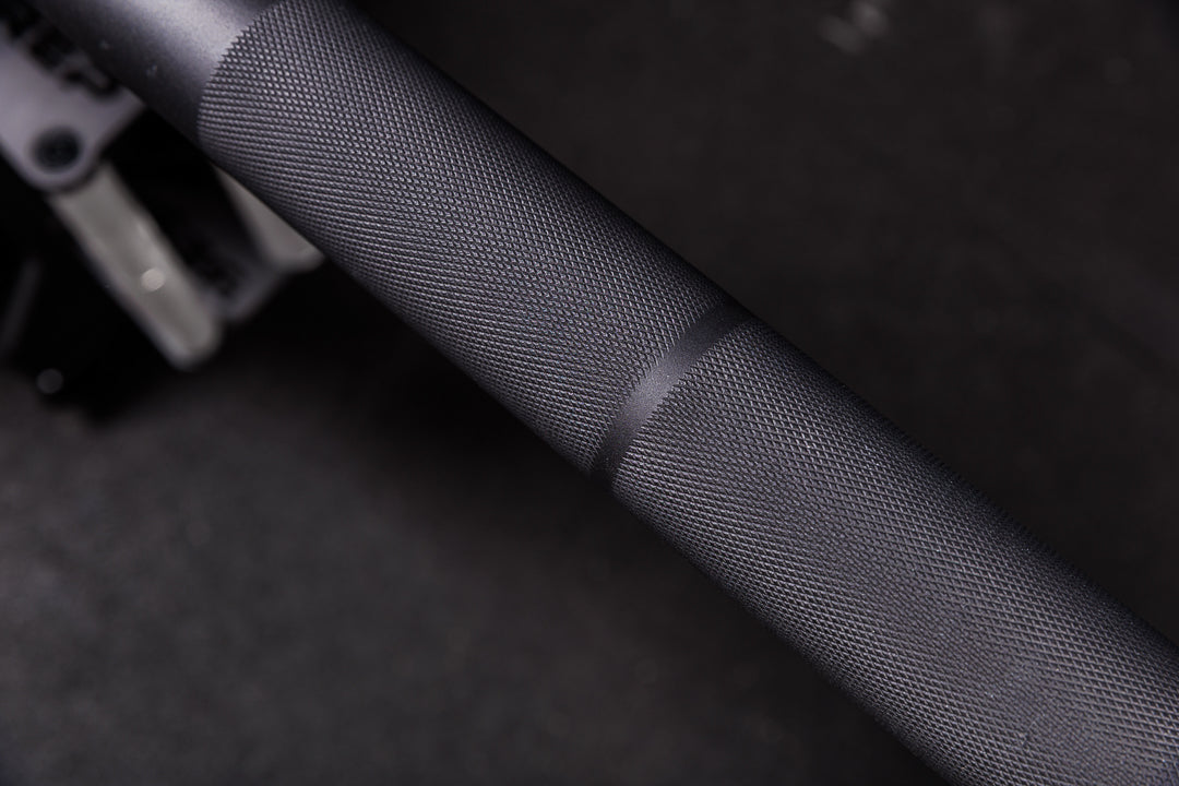Close-up of Fixed Open Trap Bar knurling 