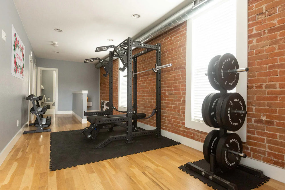 The Quiet Home Gym: Plates, Flooring & Setup That Won’t Annoy Neighbors